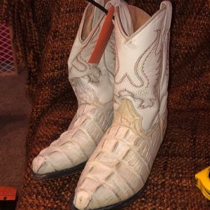 Alligator like cream colored Girls cowboy boots